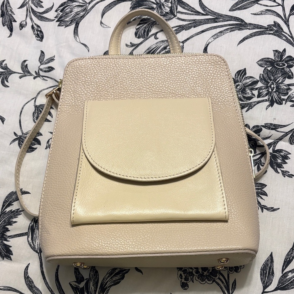 Leather Divina Firenze Convertible Backpack Purse
